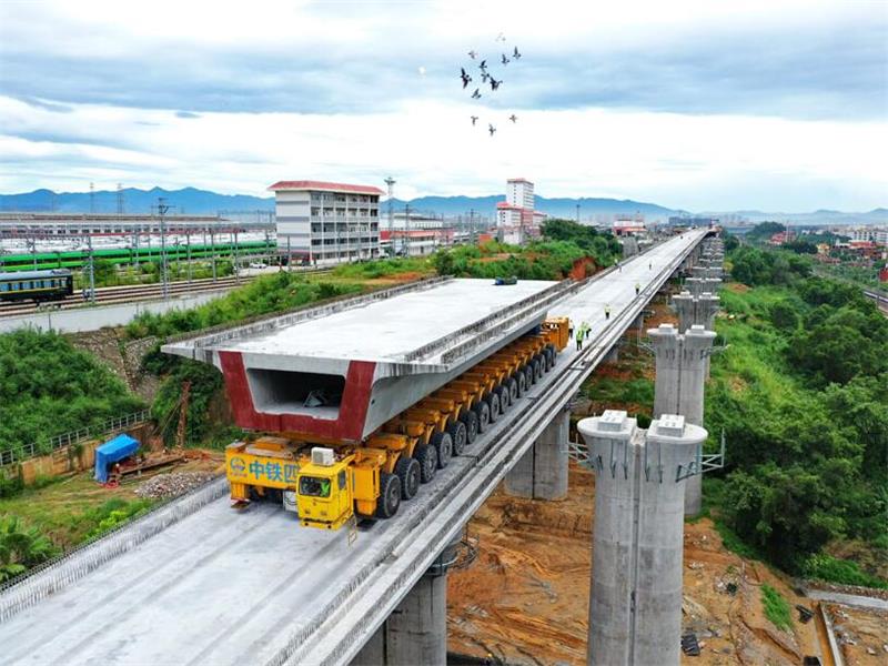 郑州高铁高架桥施工